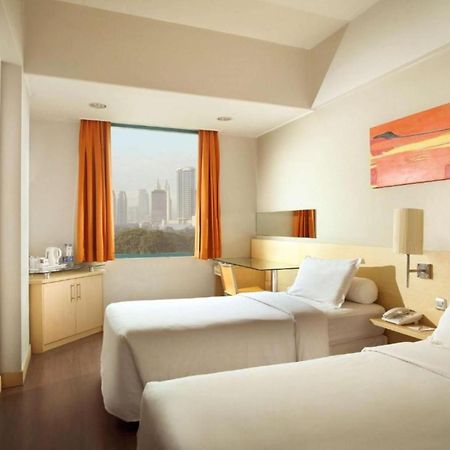 Hotel Horison Arcadia Wahid Hasyim Giacarta Esterno foto