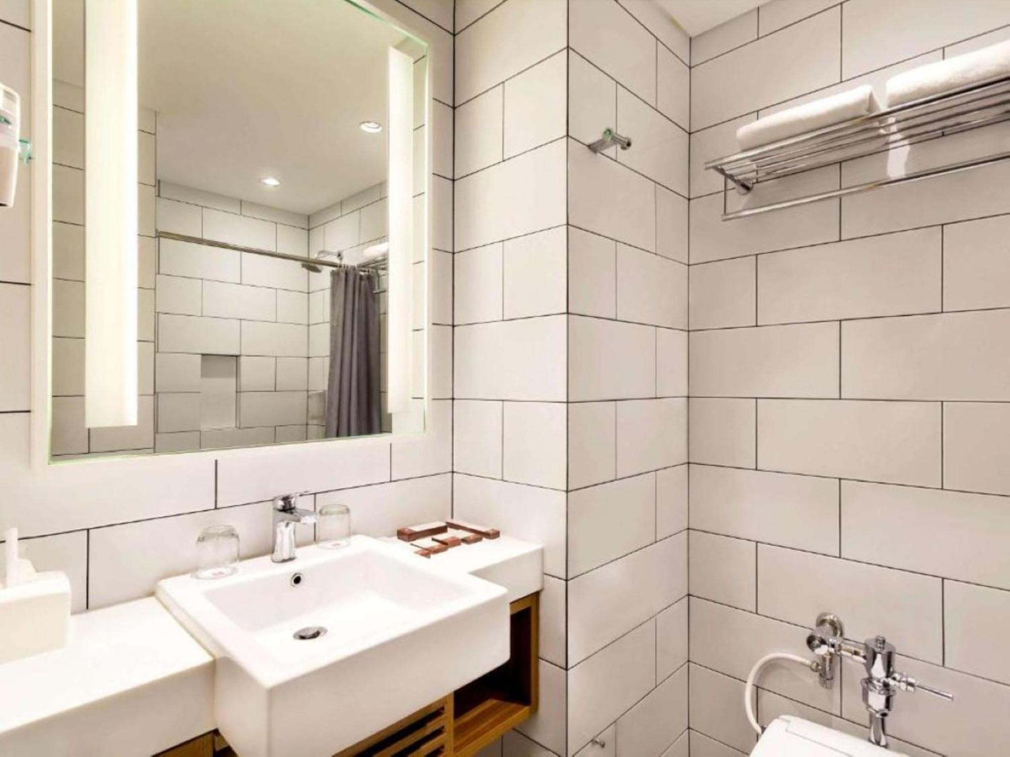 Hotel Horison Arcadia Wahid Hasyim Giacarta Esterno foto