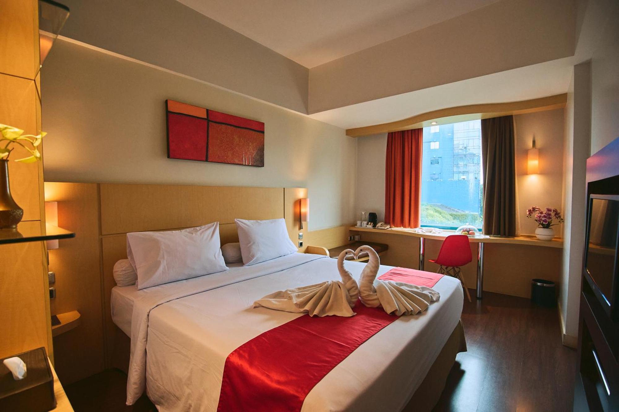 Hotel Horison Arcadia Wahid Hasyim Giacarta Esterno foto