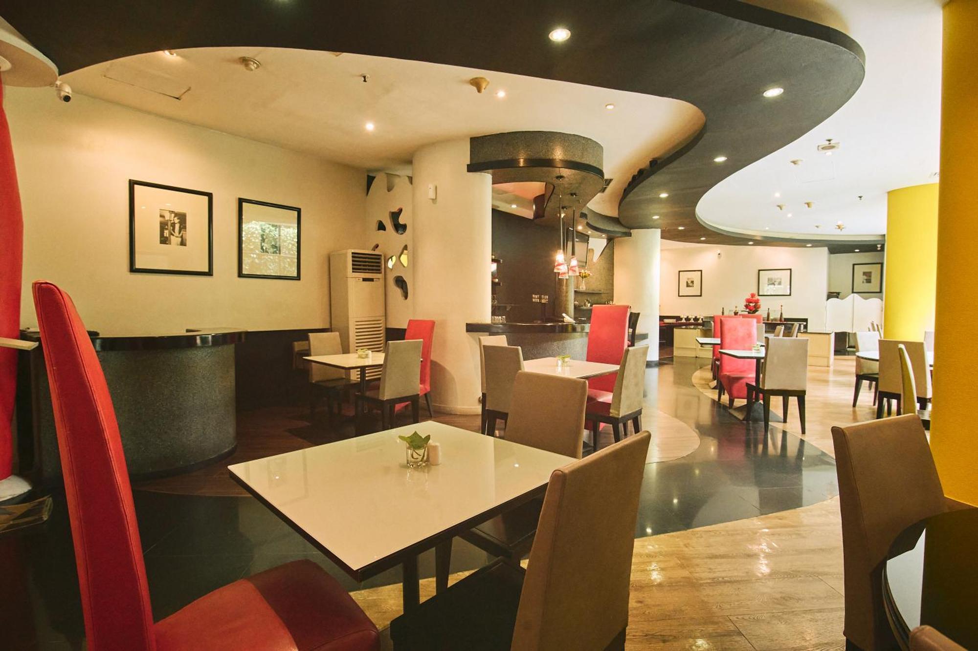 Hotel Horison Arcadia Wahid Hasyim Giacarta Esterno foto
