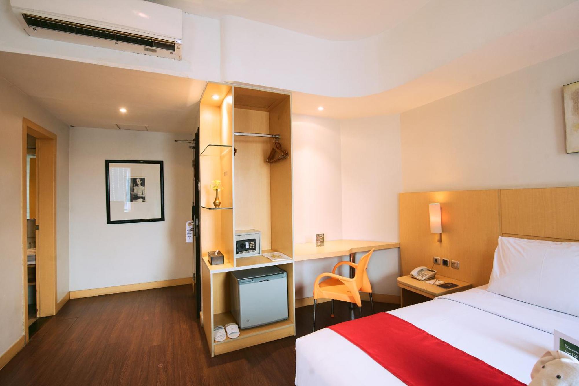 Hotel Horison Arcadia Wahid Hasyim Giacarta Esterno foto